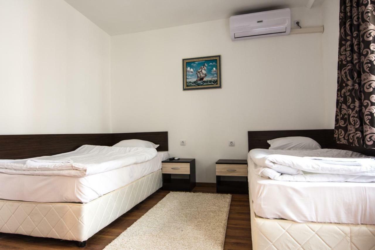 Guest Rooms Old Captain Бургас Екстериор снимка